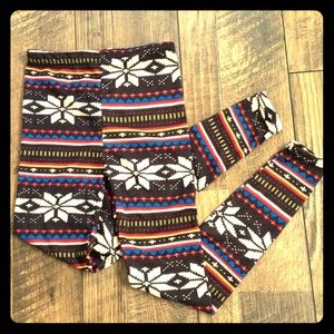 ✅ DONATED ✅ Fair Aisle Leggings