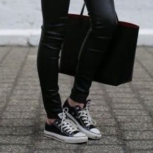Black converse all stars