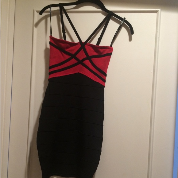 NWT Bebe Strappy Bandage Dress XS Red Black - Picture 2 of 4