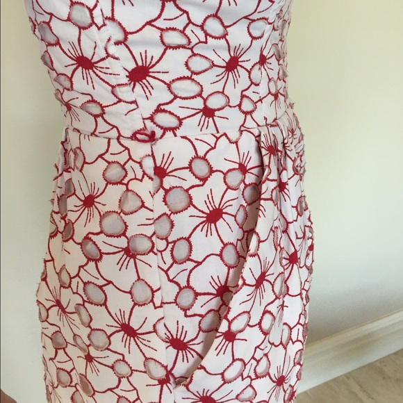 Red and White Fitted Dress - Picture 3 of 3