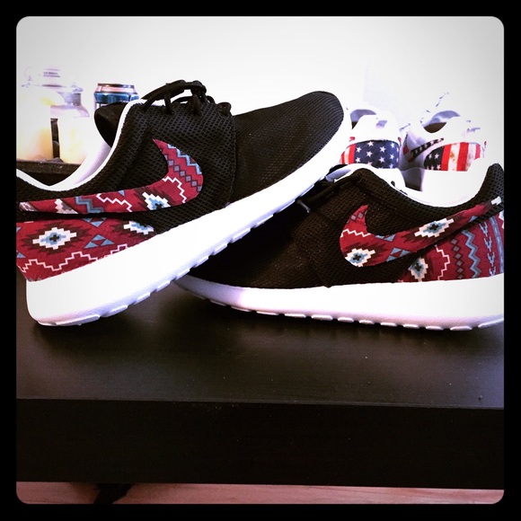 Custom Nike roshe - Picture 1 of 1