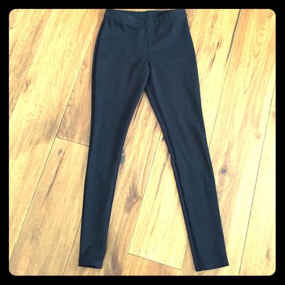 Black pull on skinny ankle pants