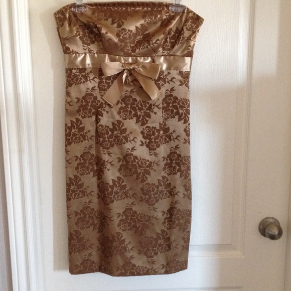 ✅ DONATED ✅ Gold Floral Strapless Cocktail Dress