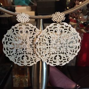 Snowflake pierced earrings