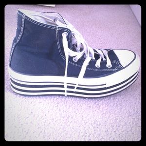 Black platform converse