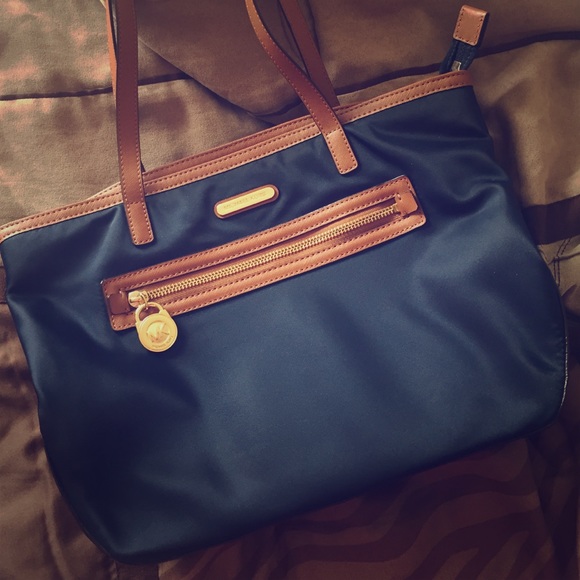 Navy Michael Kors Kempton tote