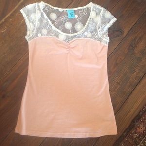 Peach top with beautiful lace design!!