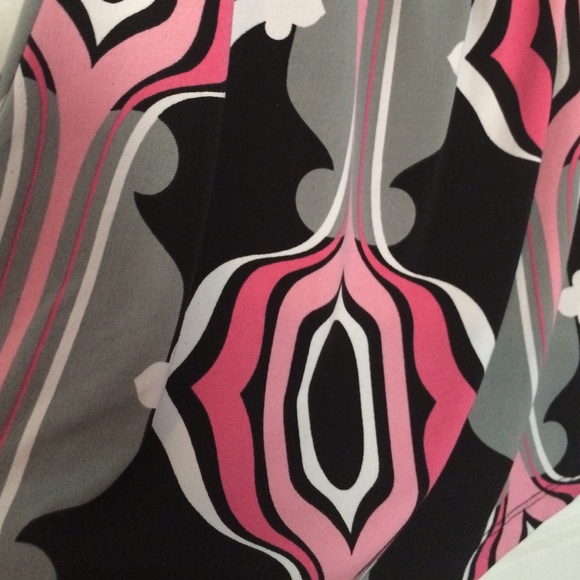 Eyeshadow' Sequined Halter-Moroccan - Picture 3 of 4