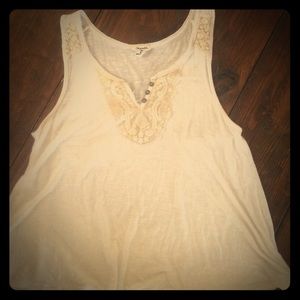 White Aeropostale shirt! With gold and lace design