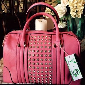 SOLD💕 But check out our other fabulous bags!!