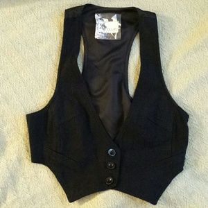 Nollie Black Cropped Vest