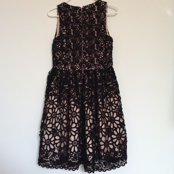 French connection lace dress - Picture 2 of 4