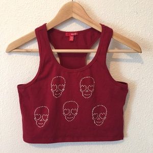 Rind stone, skull crop top.