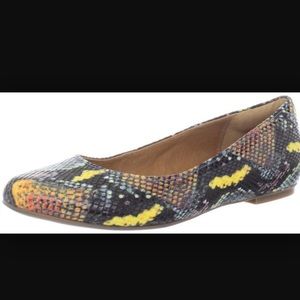 clarks snakeskin flats