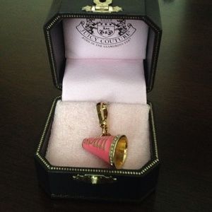 Megaphone Juicy Couture Charm💟