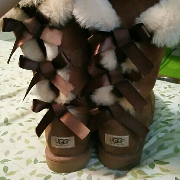 ??ONLY $125 FOR AN HOUR!! Tall bailey bow UGG's??