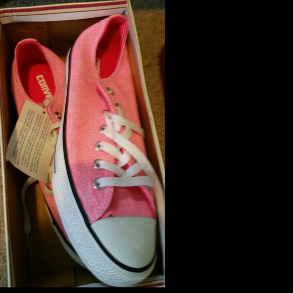 Pink converse