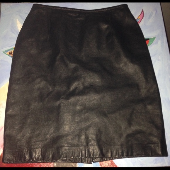 Black leather Ralph Lauren skirt - Picture 2 of 4