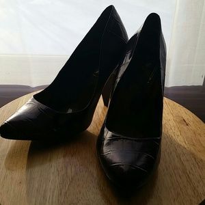 **Sold**Jessica Simpson Purple heels