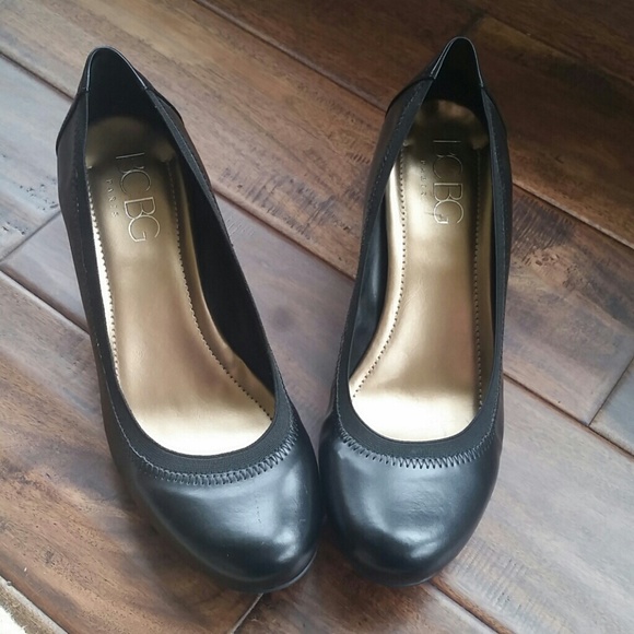 NWOT BCBG Wedge Shoes