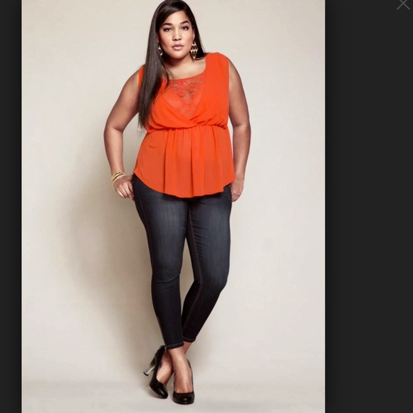 Size 4 orange torrid lace! no offers! Final price