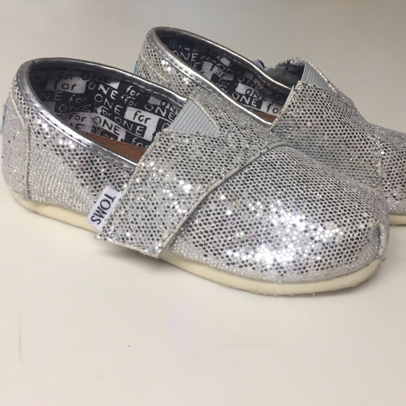TOMS girls silver sparkle shoes sz8T