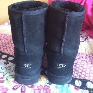 Black Uggs