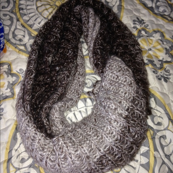 Chunky knit scarf