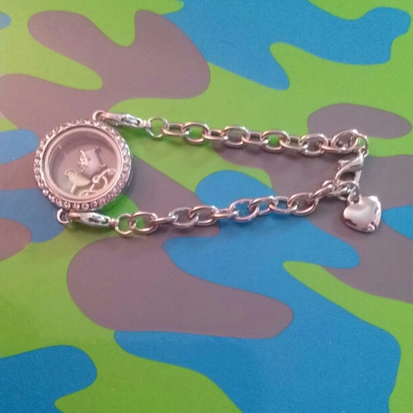 Floating locket bracelet - Picture 1 of 1