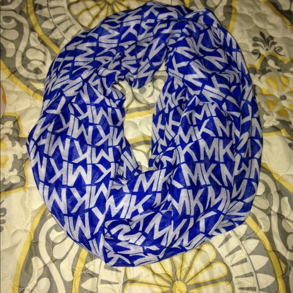 MK scarf
