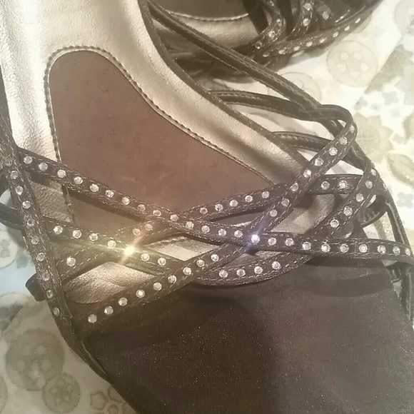 Fancy cute sadals - Picture 3 of 4