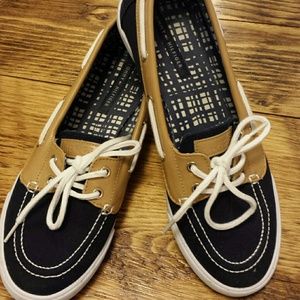 TOMMY HILFIGER BOAT SHOES