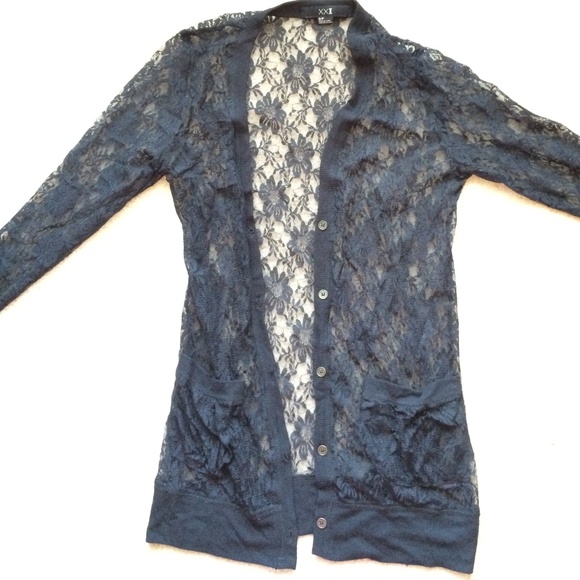 Black lace cardigan (HOLDING!)