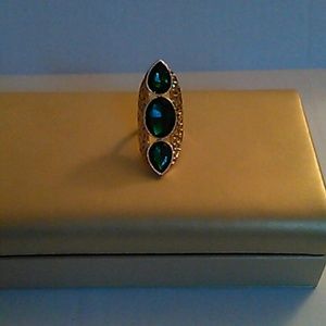 Finger Ring with Emerald stones