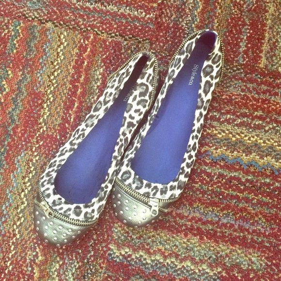 Sexy flats! Never worn