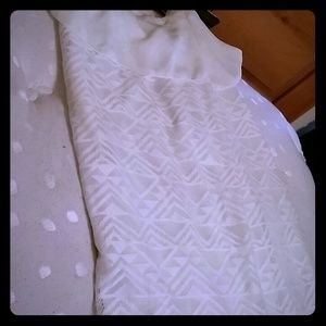 White geometric patterned bodycon dress