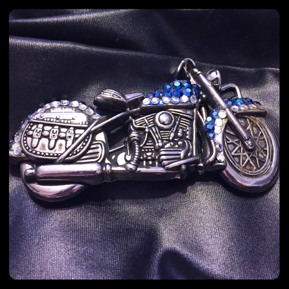 🔴SOLD🔴Motorcycle buckle w/crystals