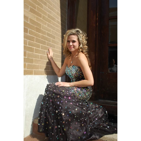 Sherri Hill Dresses & Skirts - Original #SherriHill formal dress. Worn once.