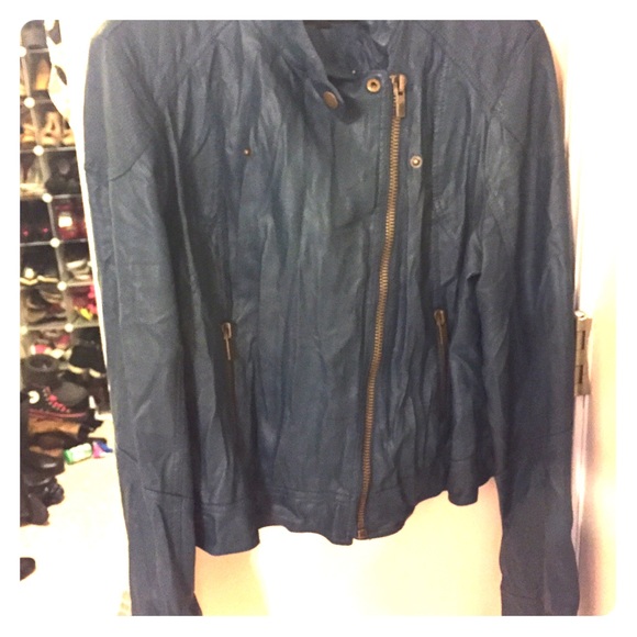 ✨✨🆕 Black Rivet Leather Jacket✨✨