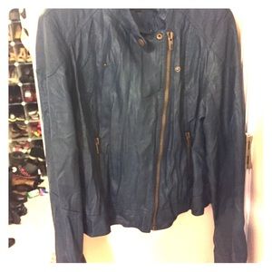 ✨✨🆕 Black Rivet Leather Jacket✨✨