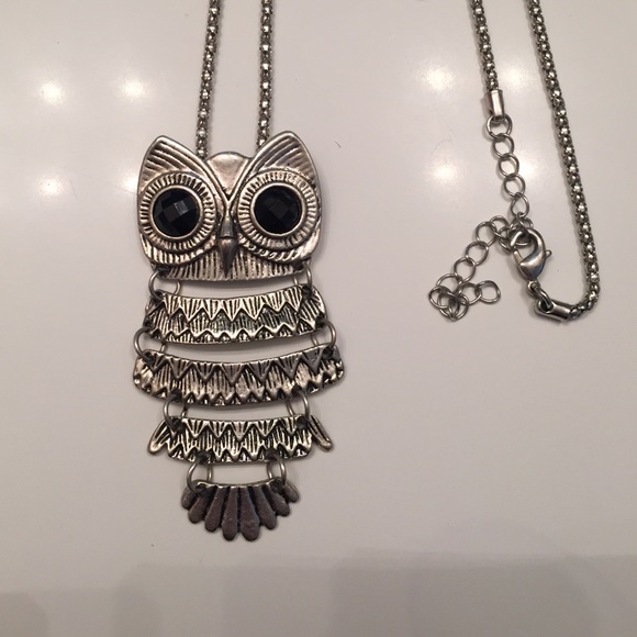 Black and silver long owl necklace - Picture 2 of 3