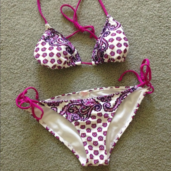 Super cute paisley bikini!