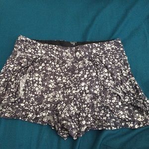 Floral High Wasted Shorts