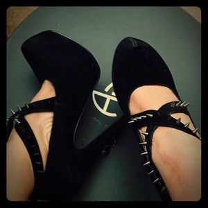 🎀Black Suede Spiked Strap Heels🎀