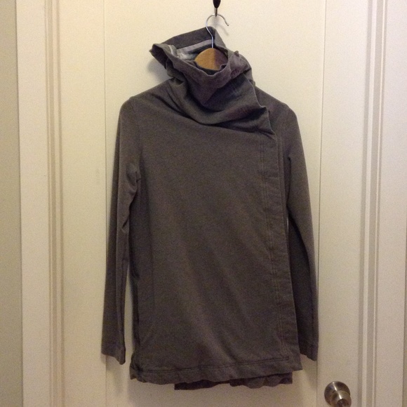 Lululemon grey jacket