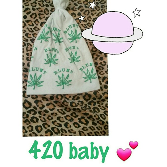 Weed leaf beanie
