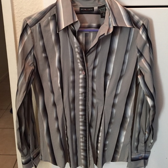 NY & Co stretch button down long sleeve blouse