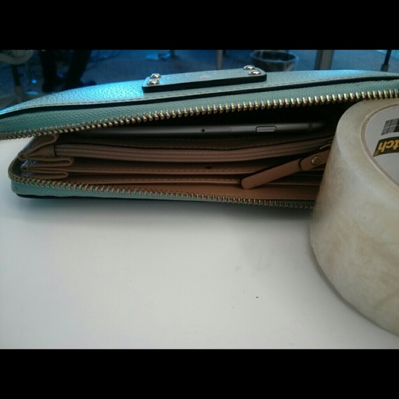 Kate spade tiffany blue zip around leather wallet - Picture 3 of 4