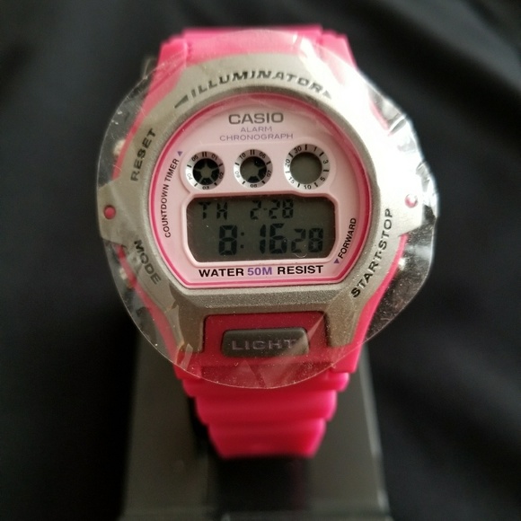 Casio Illuminator digital watch - Picture 2 of 2