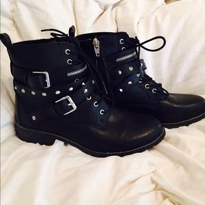 **HOLD** Mossimo boots